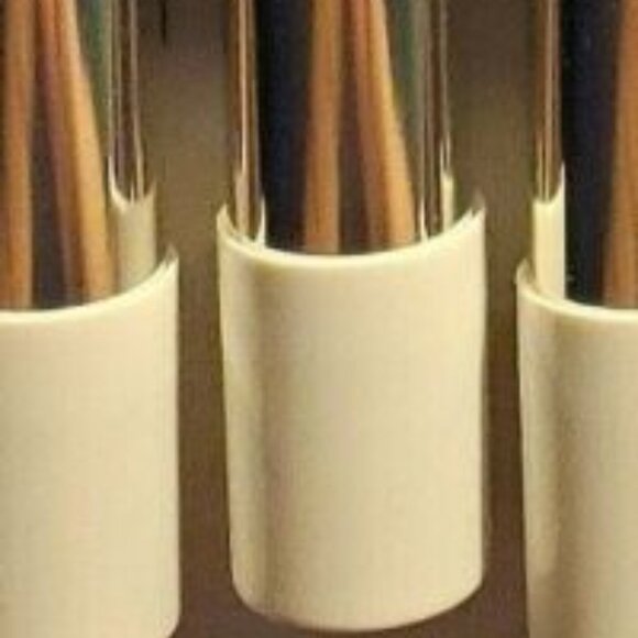 Clinique Long Last Lipstick Violet Berry G1 - Picture 3 of 3